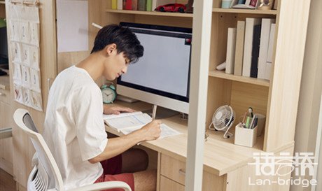 英語(yǔ)論文翻譯價(jià)格